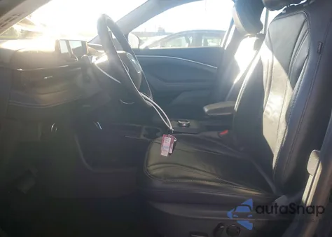 2023 Ford Mustang Mach-E Premium z USA, uszkodzony, nr VIN 3FMTK3SU4PMA96629